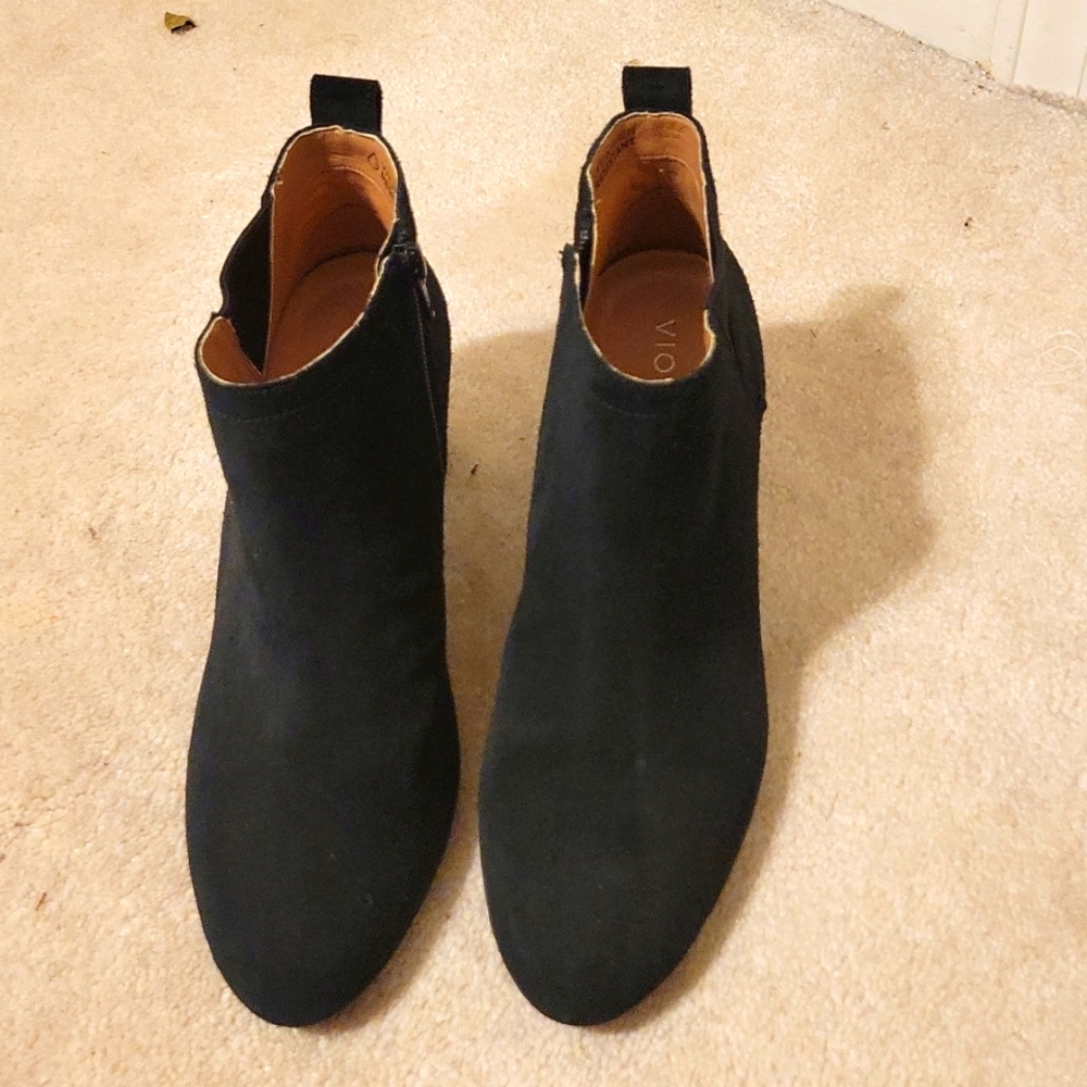 Black Vionic booties